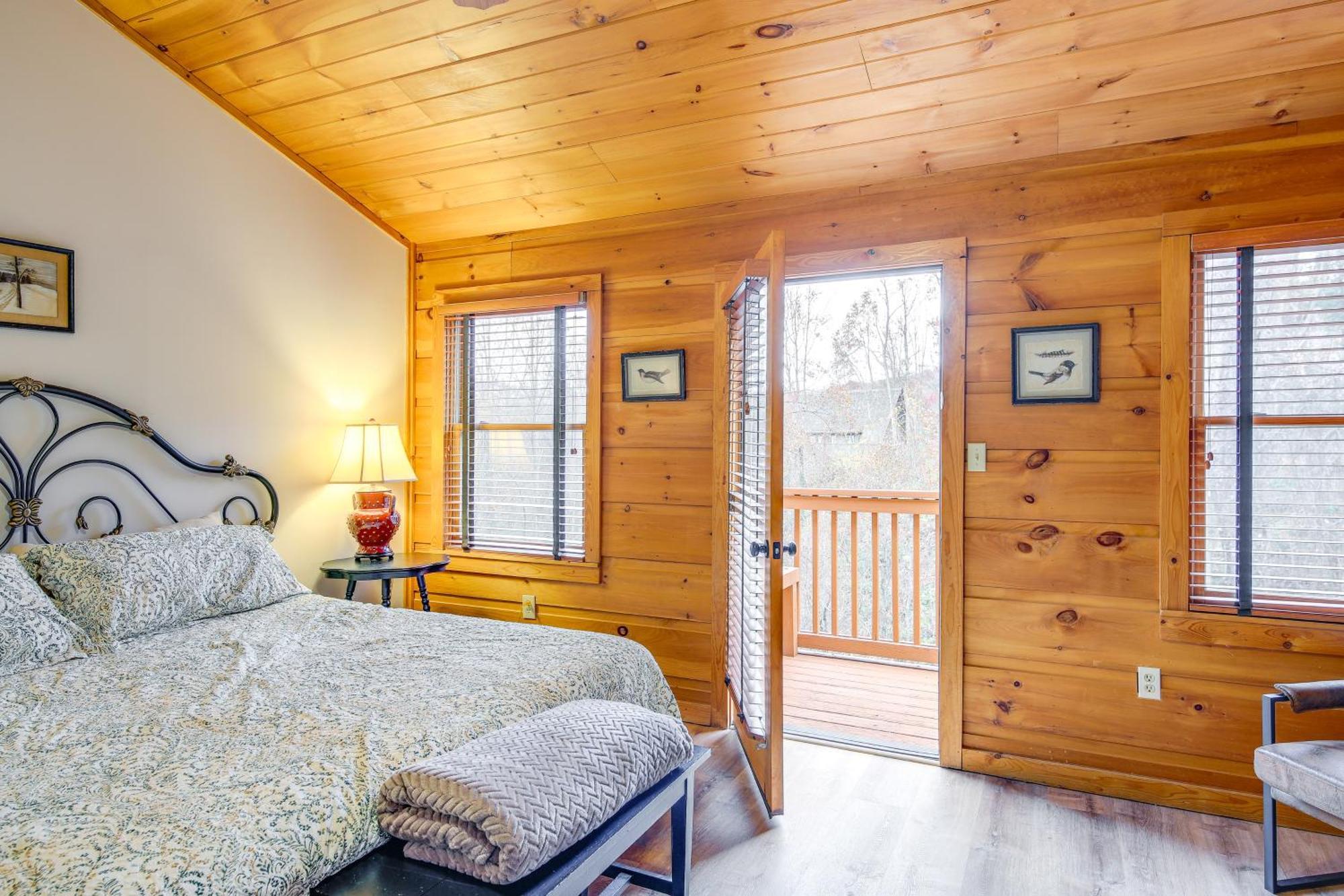 Pet-Friendly Gatlinburg Retreat With Hot Tub! Exterior foto