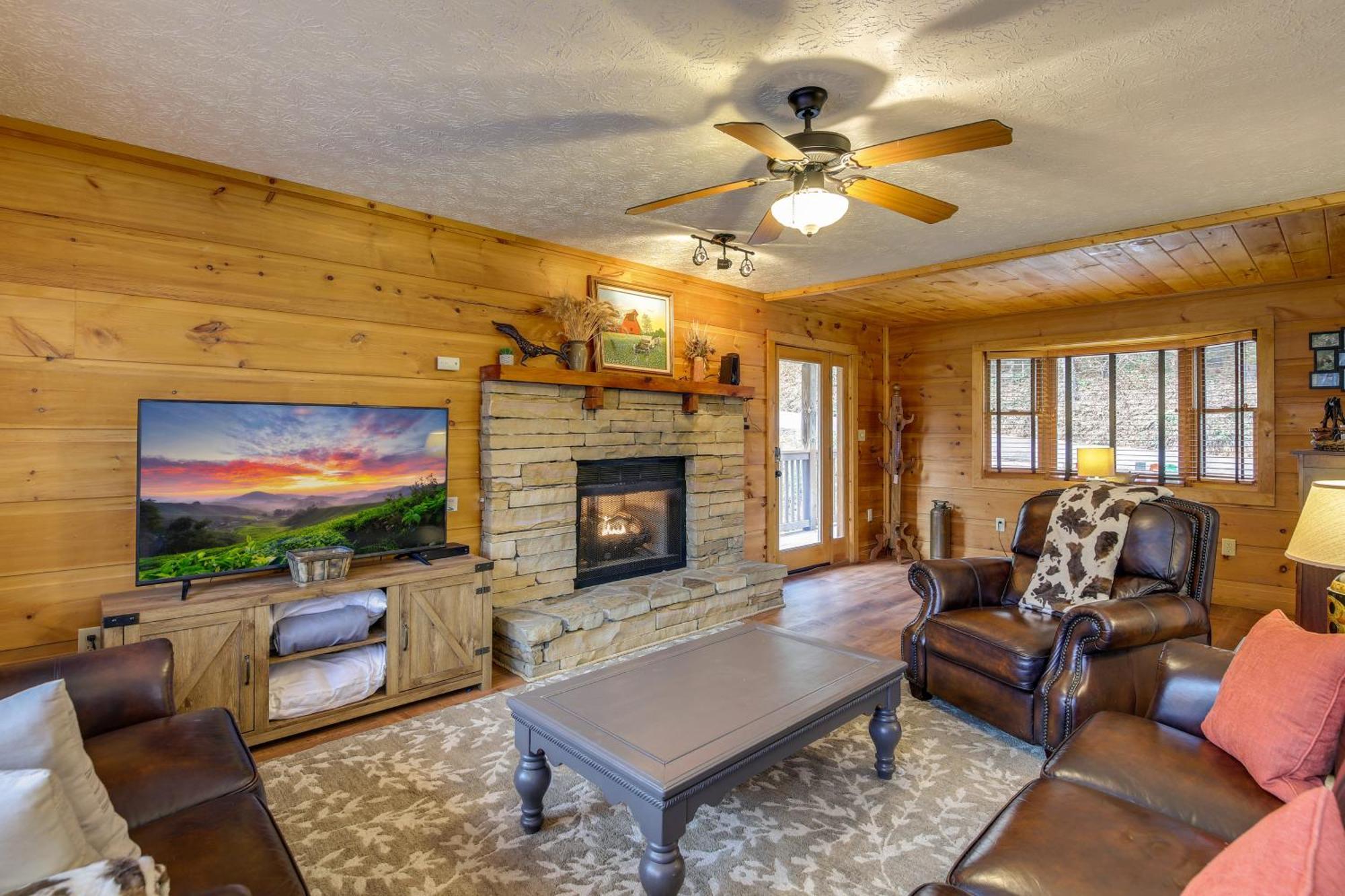 Pet-Friendly Gatlinburg Retreat With Hot Tub! Exterior foto